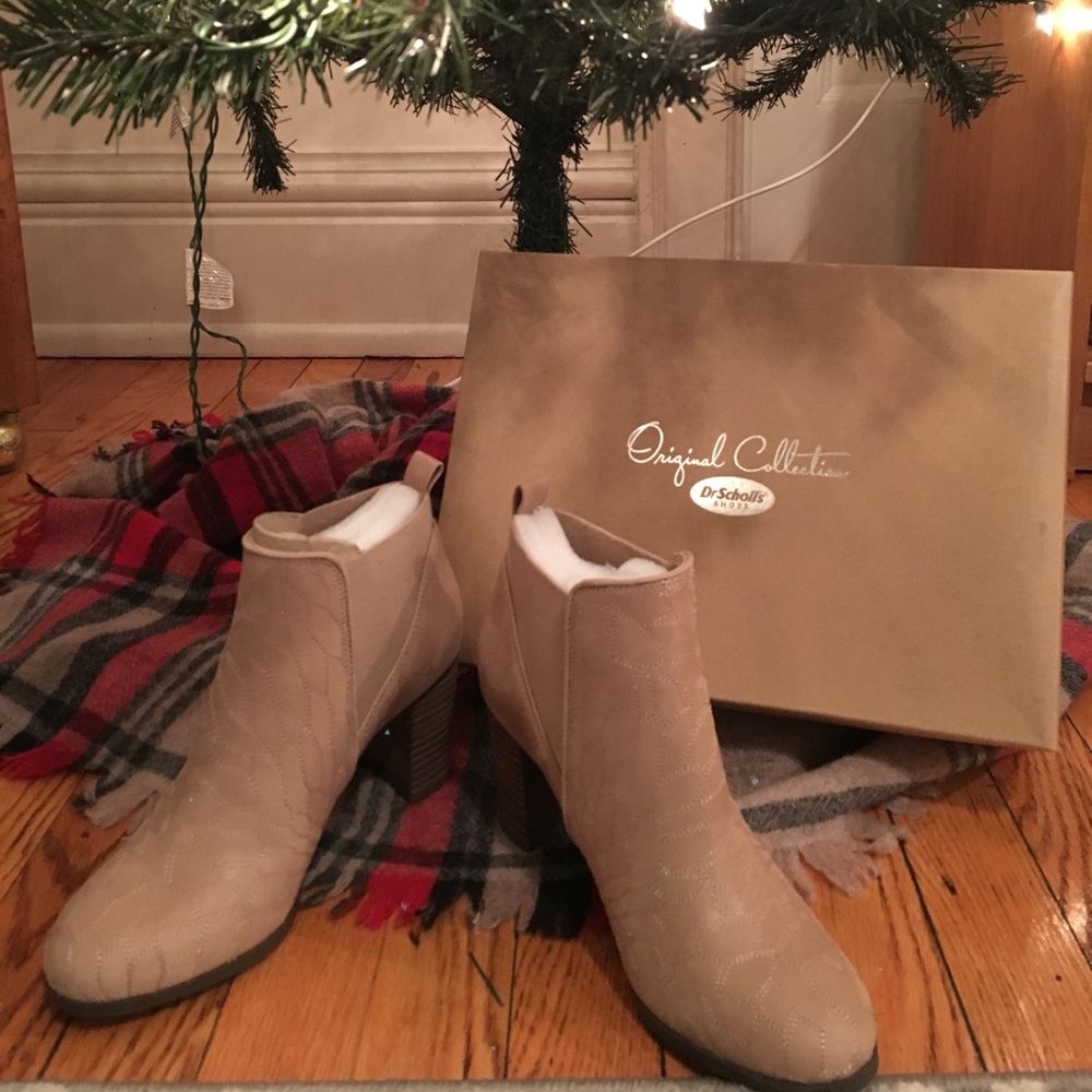 Dr. Scholl’s Taupe Dixie Bootie